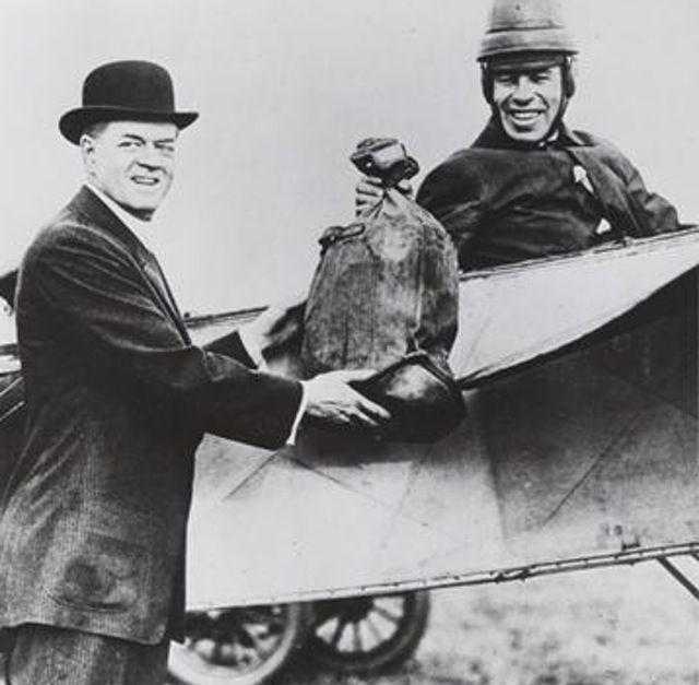 Dispatching the first pouch of airmail from Long Island. September 23, 1911.